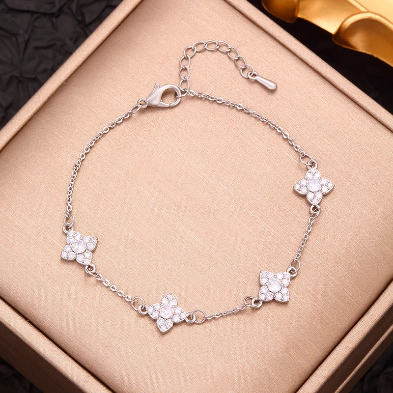 Shiny Rhinestone Four Leaf Clover Bracelet for Women Girls Fine 4 Leaf Clover Chain Bracelets Fashion Wrist Jewelry Party Gifts