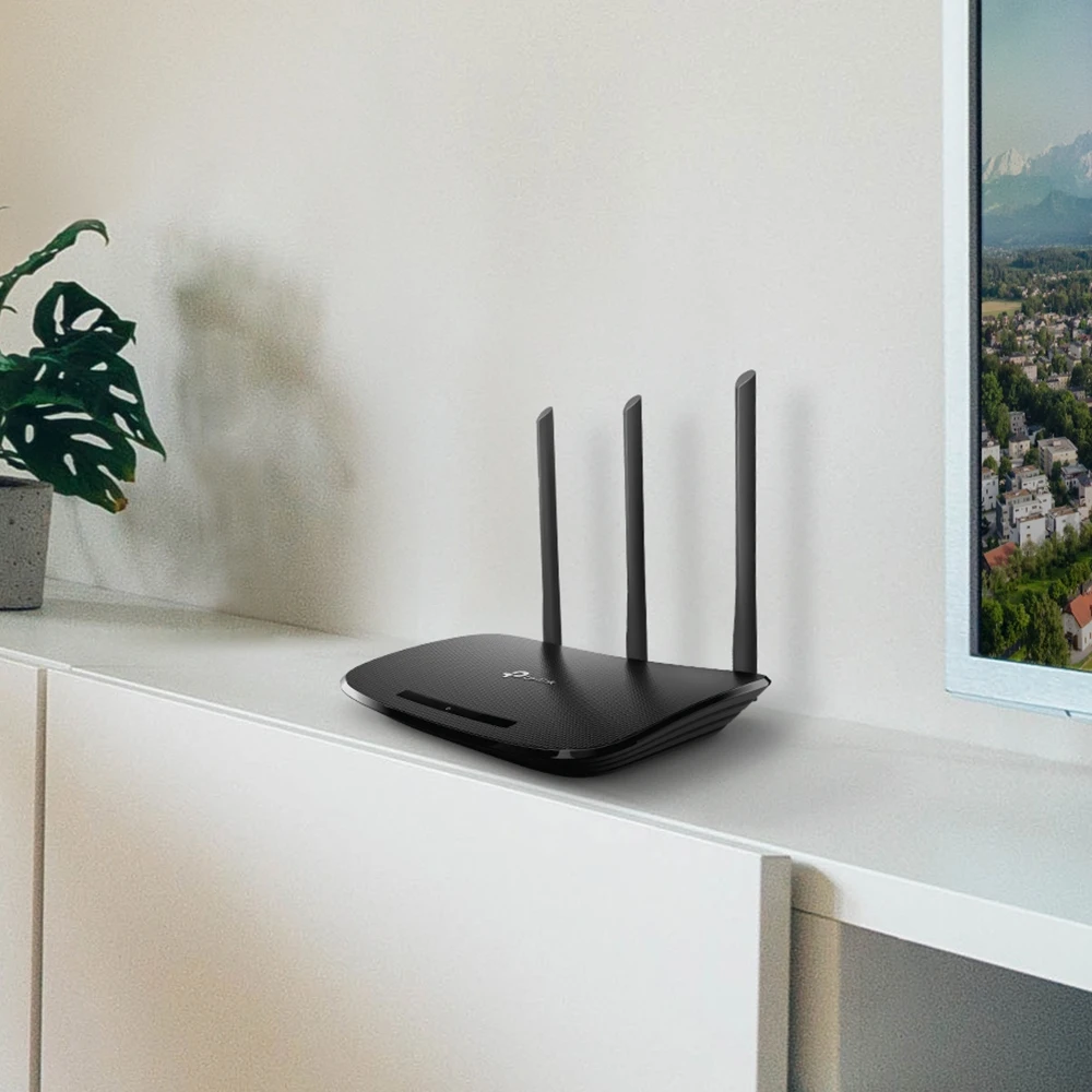 TP-LINK TL-WR940N 450Mbps Wireless N Router, Three Antennas Increase The Wireless Robustness and Stability