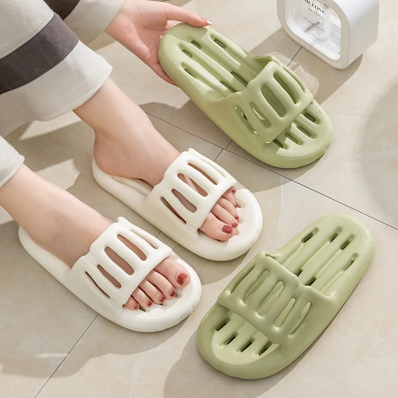 New Summer Hollow Out Leakage Quick Drying Sandals For Bathing Men Women Non-slip Soft Bathroom Slippers Ladies' Home Flip Flops