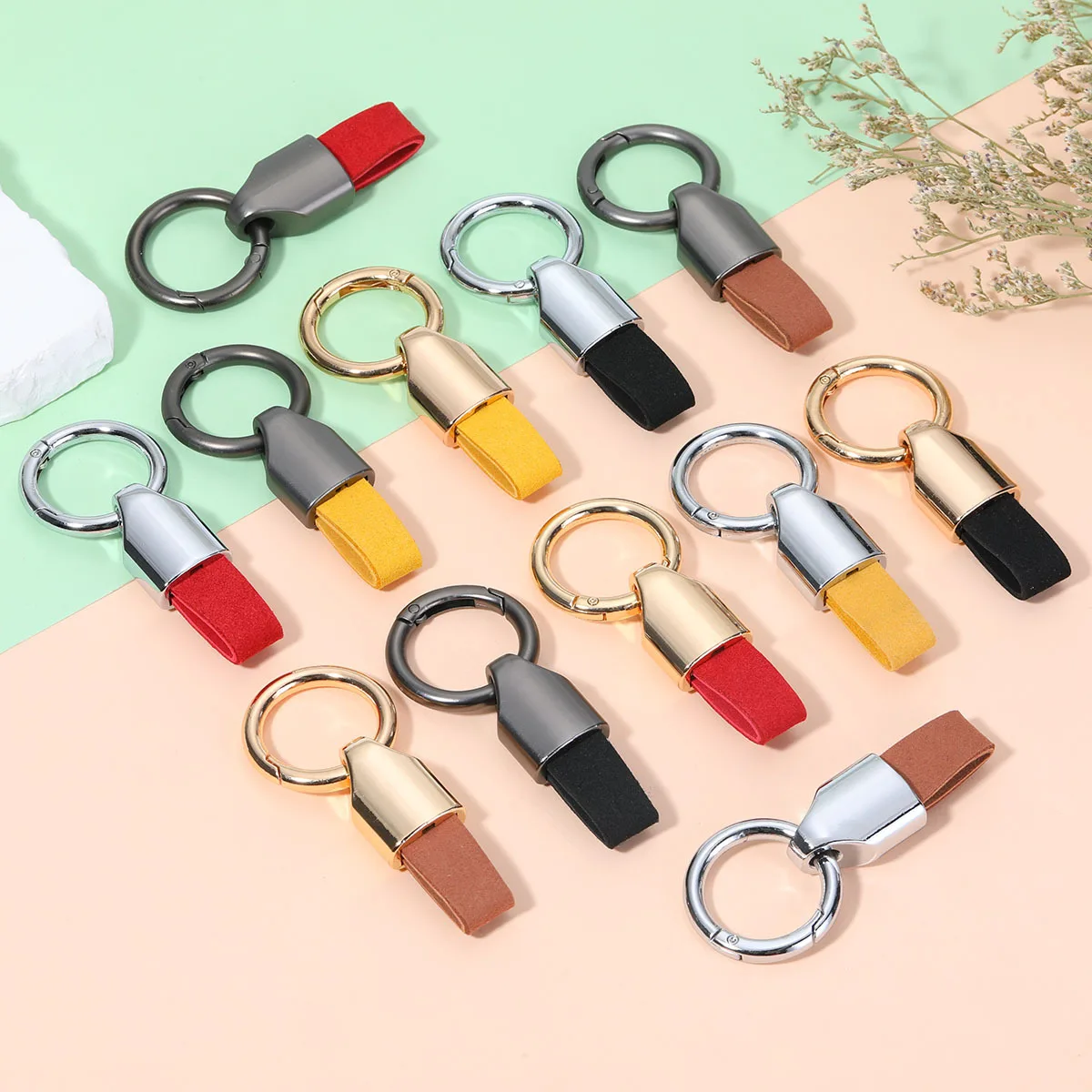 Exquisite Cowhide Leather Keychains Car Keychain Belt Buckles Decor Pendant Women's Keychain Jewelry Men's High-end Gift