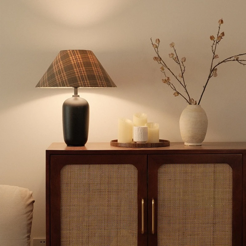 

Table lamp retro medieval high-end bedroom bedside lamp