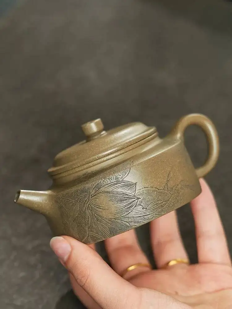 Yiyu Chun Classy Purple Clay Li Jianjun Old Section Sapphire Sand Flat 160C Famous Handmade Teapot