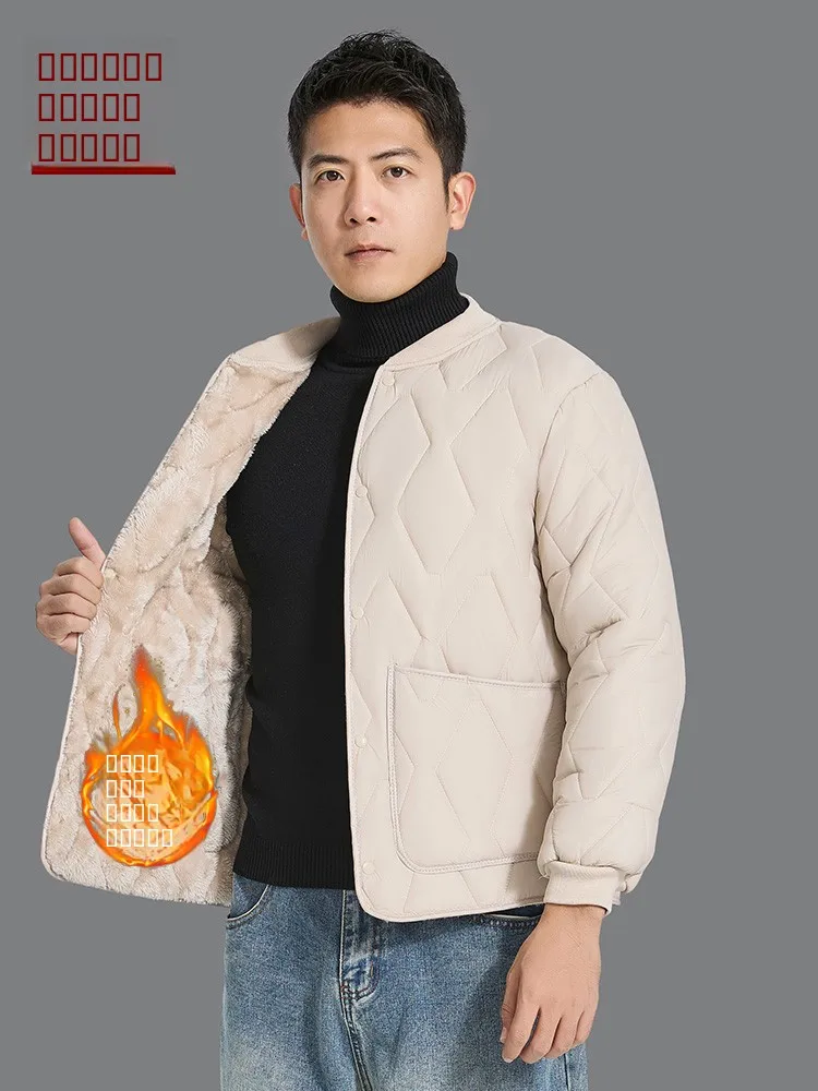 

Мужская зимняя утепленная хлопковая куртка с воротником-стойкой, на флисовой подкладке, прочная, с внутренним слоем из хлопка, большие размеры, универсальная, теплая, пуховая.