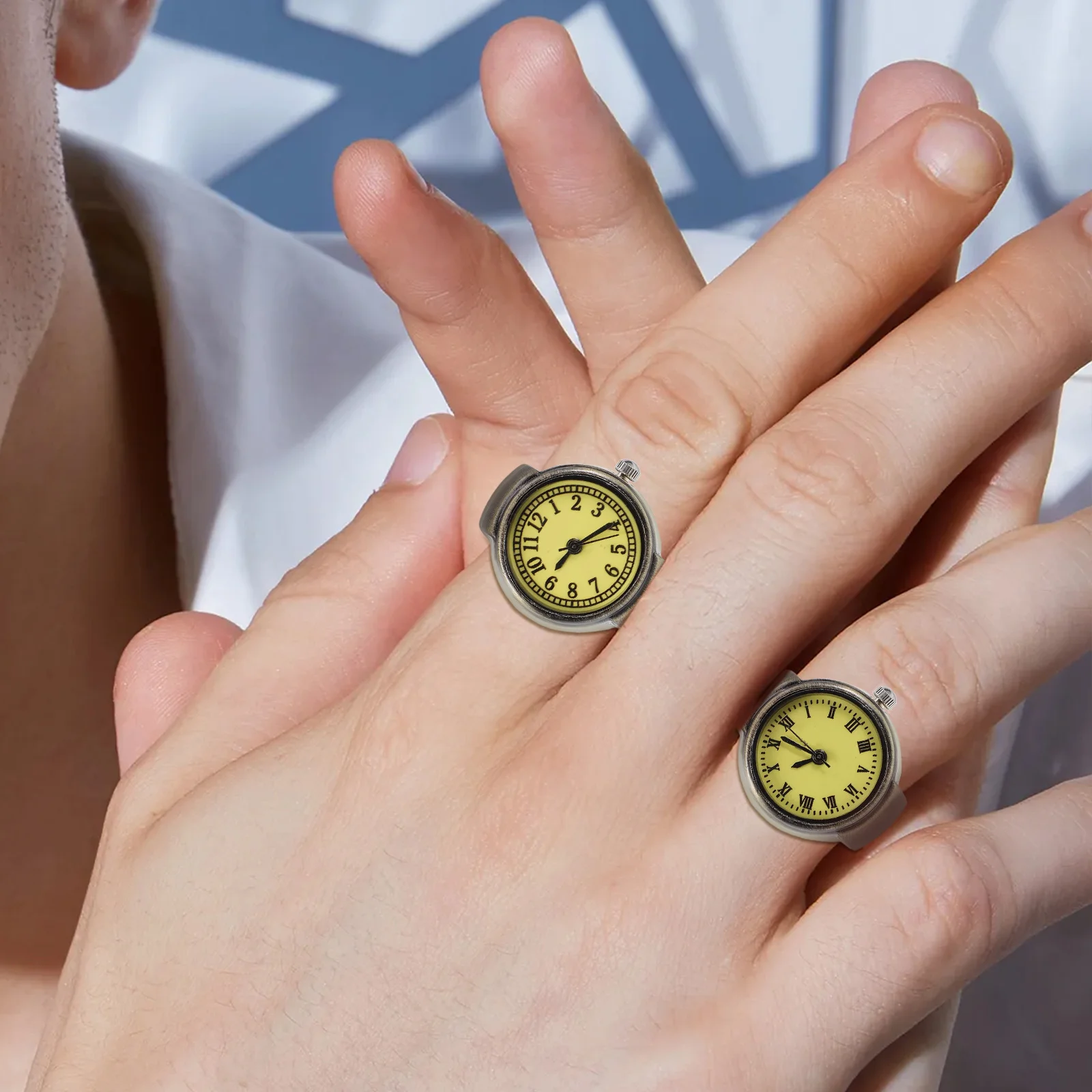 

2Pcs Retro Finger Ring Watches Metal Mini Quartz Round Dial Watch for Women Men Decorative Practical Fashion Gift