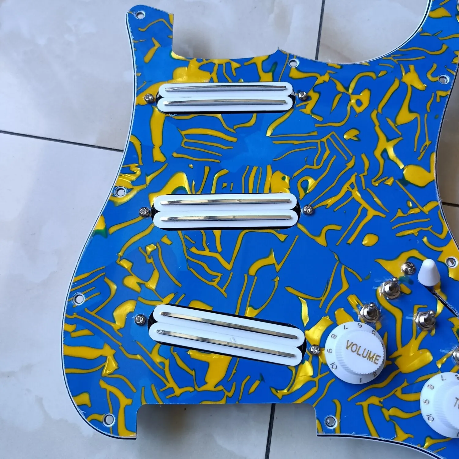 

Prewired Multifunction Dual Hot Rail High Output White Pickups 4 Single For Fd Guitar