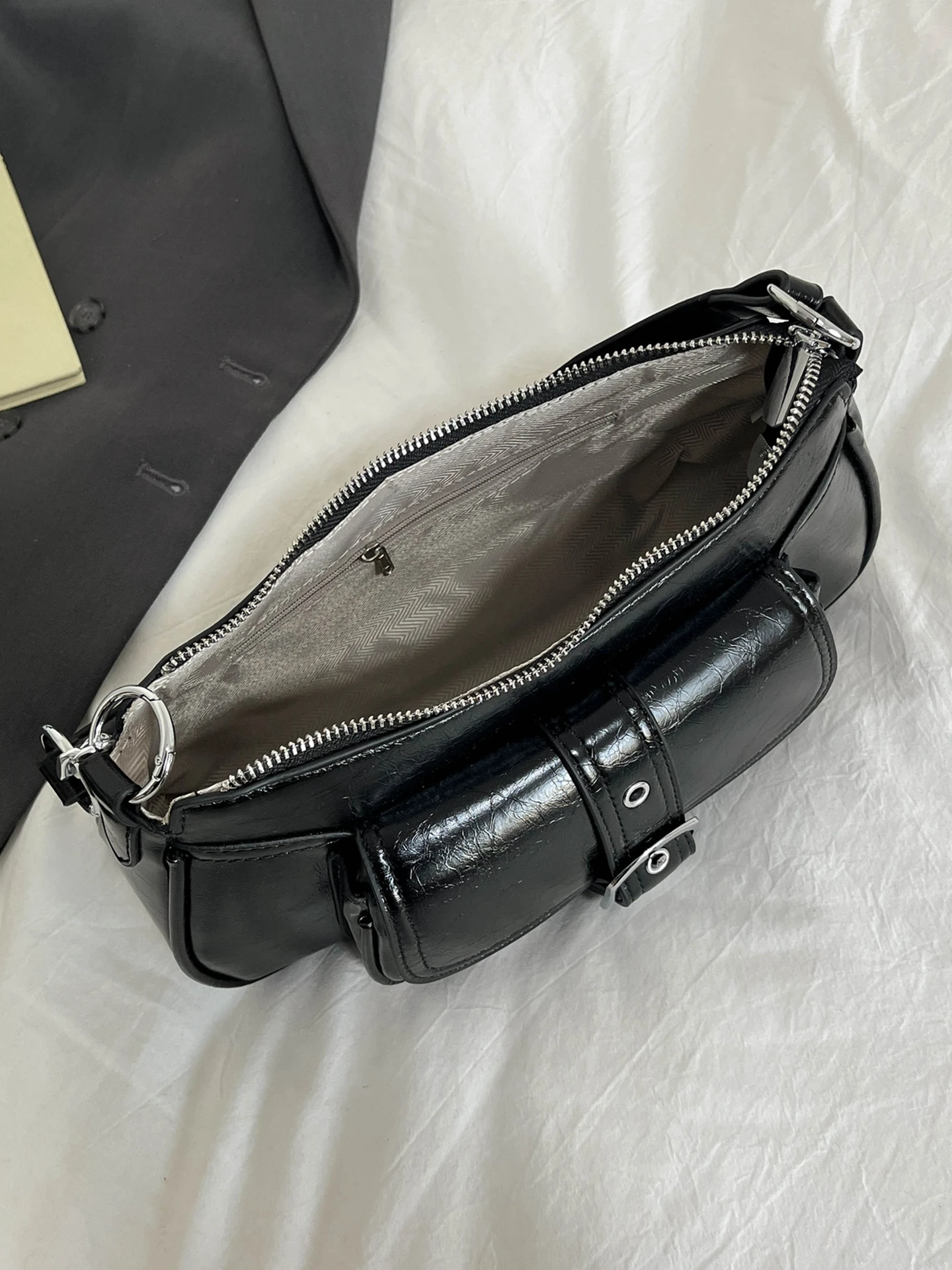 versatile-crossbody-bag-underarm-design-with-zipper-ket-high-end-feel-unique-sle-2026-new-trendy-match-all-pu-material