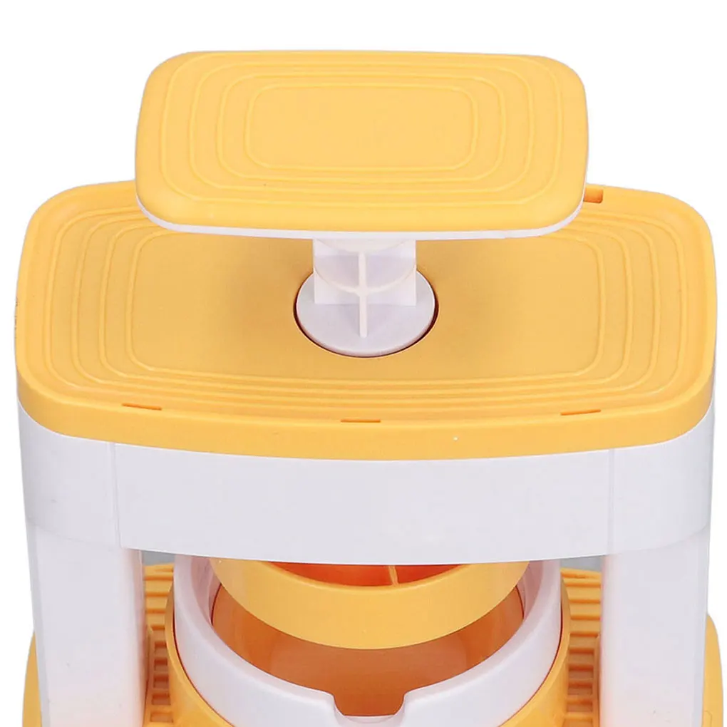 آلة تصنيع الشارات DIY تعزز الإبداع العملي وخفيفة الوزن ومحمولة بدون تركيب