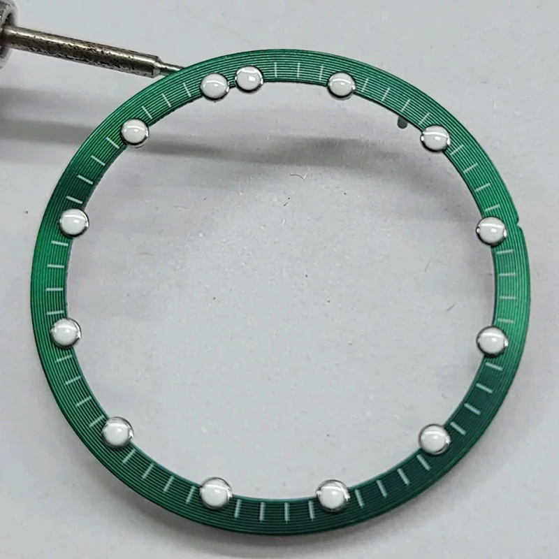 أجزاء الساعة قرص حلقي مضيء باللون الأخضر مع لوحة الظل الداخلية 24.5 ملم - 28.5 ملم متوافقة مع حركة NH70 اليابانية