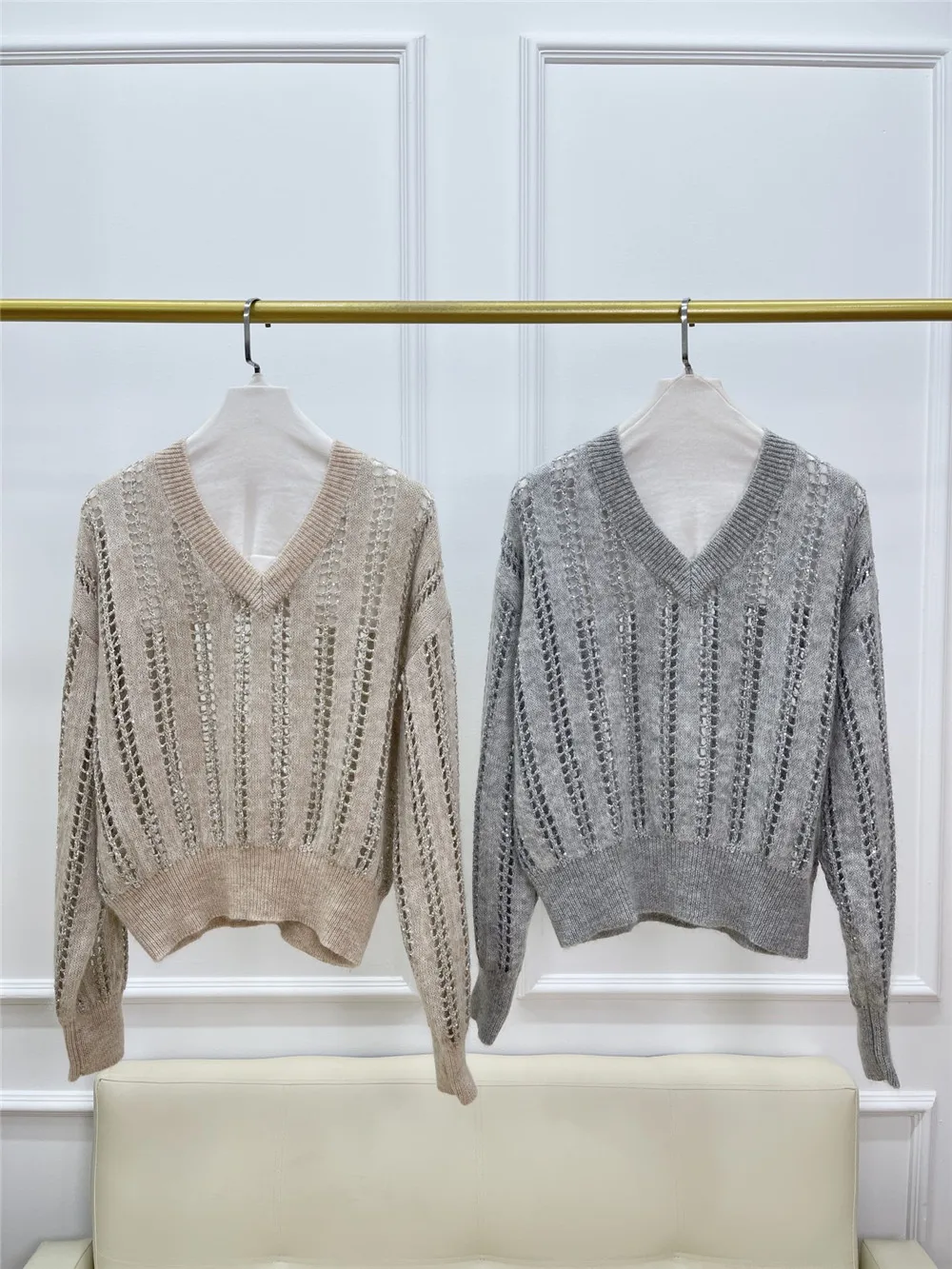 

2024 Autumn Women's Hollow Sequin Pullover Wool Mohair V-Neck Knitted Top