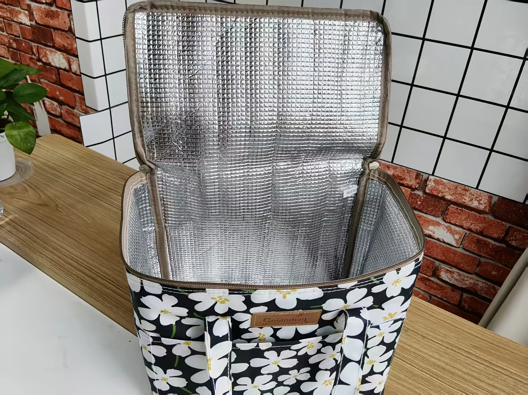 Tragbare Outdoor-Isoliertasche aus Bedrucktem Oxford-Stoff mit Vier Taschen, Große Kapazität Thermische Tragetasche Multifunktionale Aufbewahrungstasche – Detail 10