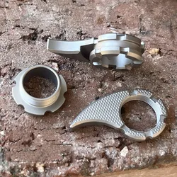 1 Piece Titanium Alloy Tusk Quick-Open Quick-Release Buckle for Spyderco Folding Knives and Other Round-Hole Blades