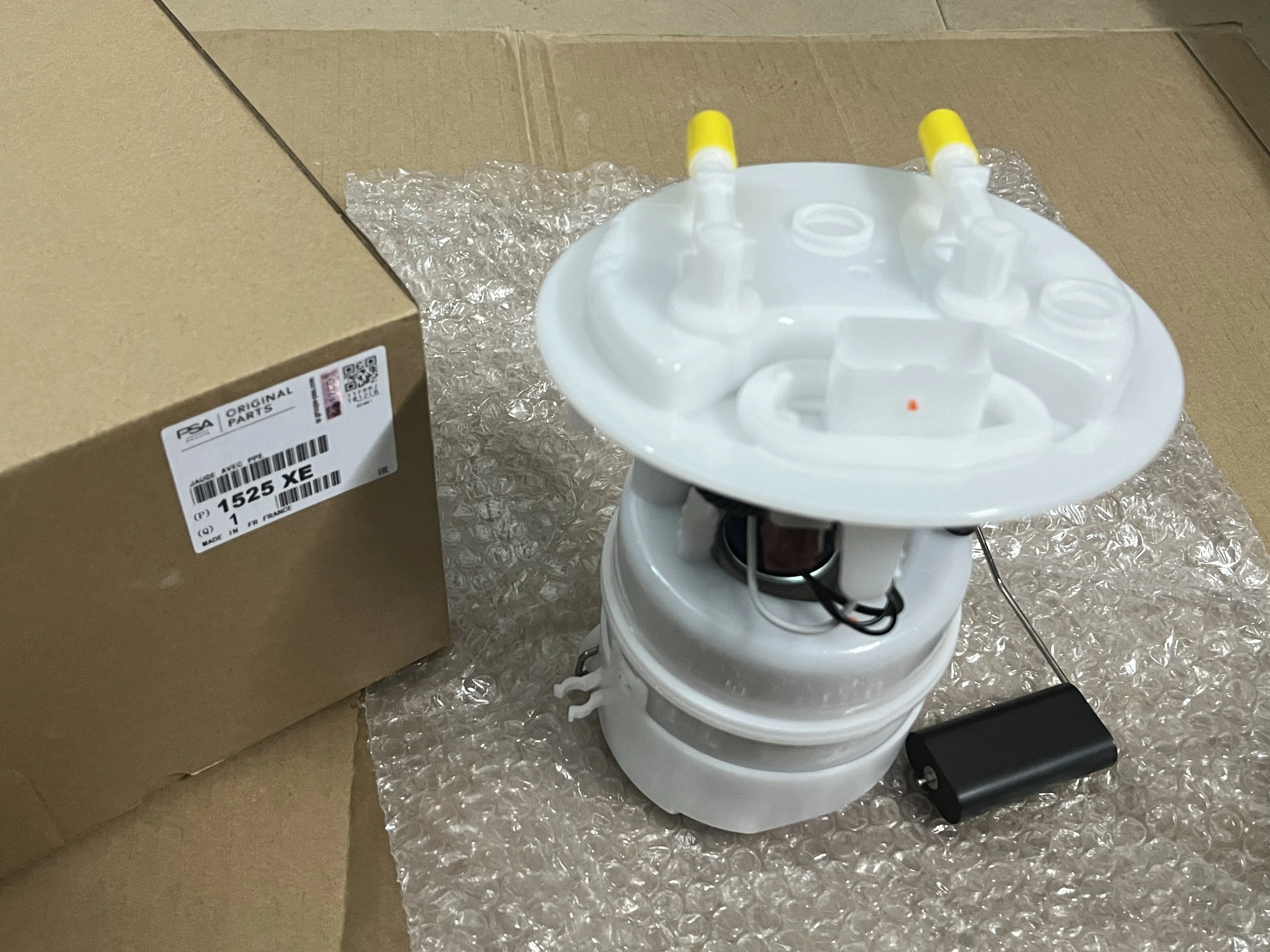 OEIN Fuel Supply Unit Tank Fuel Pump Assembly 1525XE 1525V0 1525Y2