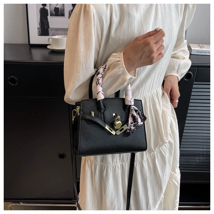 

2025 Summer Scarf Bag - Multi-Wear Purse, Stylish Crossbody Shoulder Tote, Lightweight Mini Bag for Daily Essentials