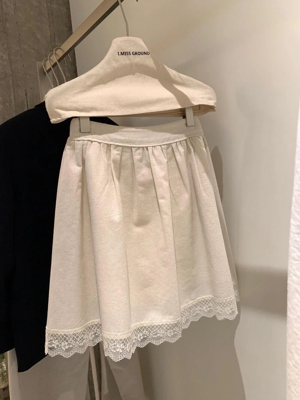

Корейская дизайнерская льняная юбка А-силуэта с кружевной отделкой, женская, с завышенной талией, стройнящая, весенняя, нежная, антивозрастная, миди-юбка