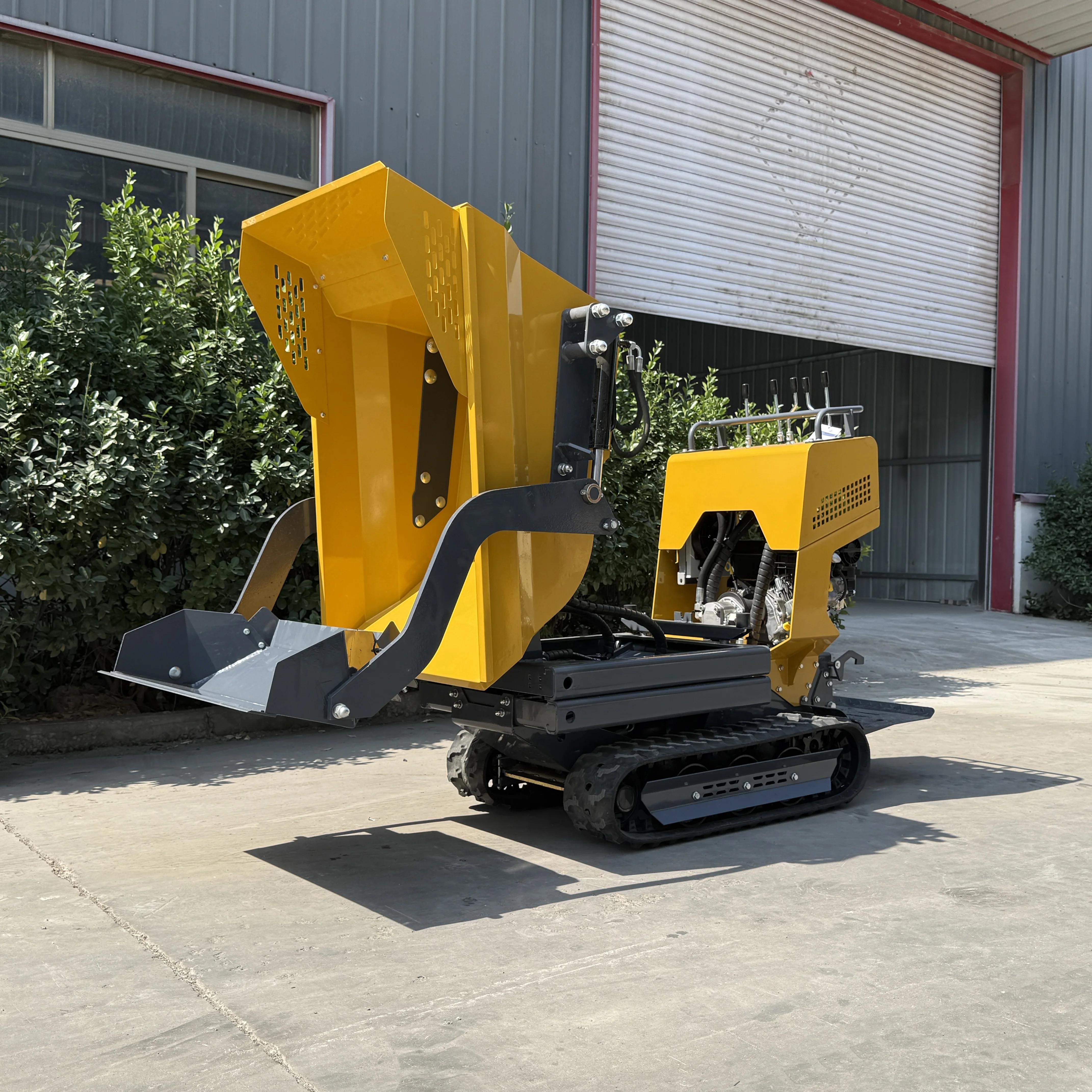 Mini Tracked Wheelbarrow Dumper Crawler Mounted Hydraulic Lift Unload For Vineyard Farm Fencing Construction