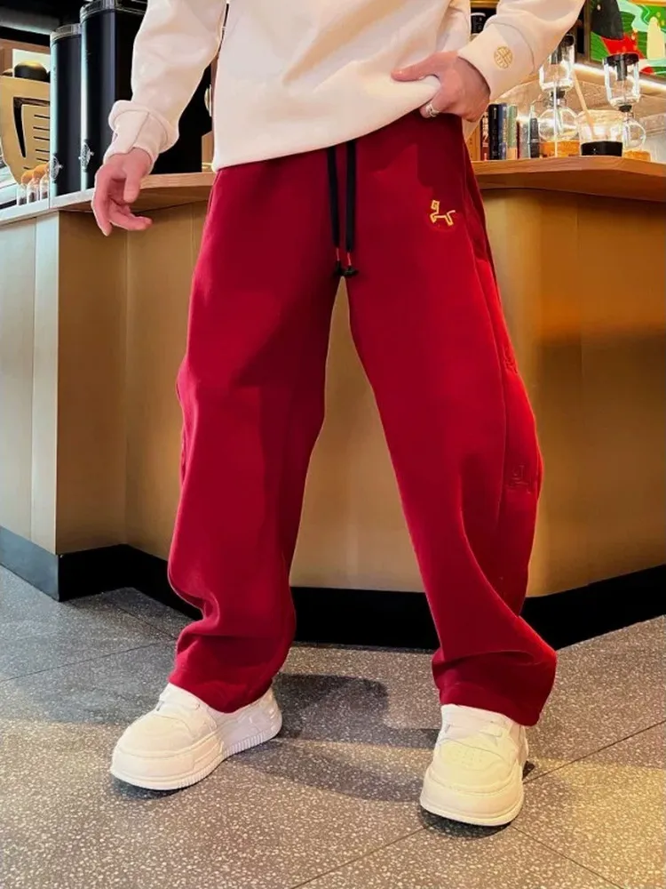 

Faionable Red Straight Leg Casual Pants Men's Loose Versatile Long Sports Sweatpants Spring 2026 New Arrival