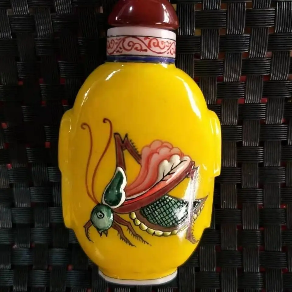 Retro Grasshoppers, crickets, insects Snuff Bottle mini bottle ﻿