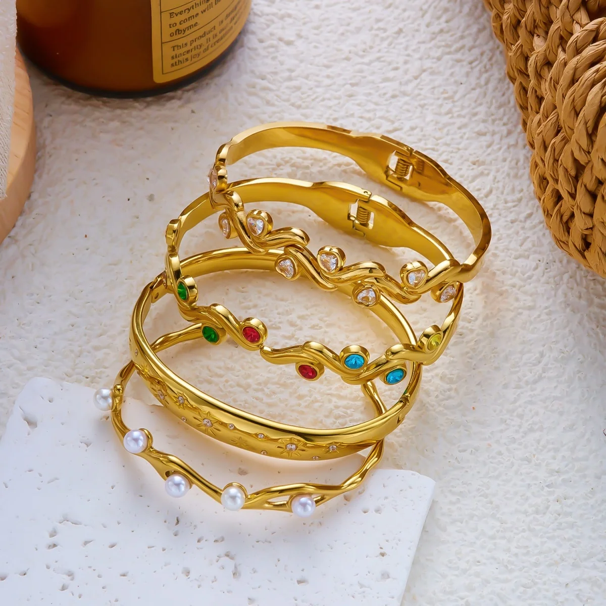 Vintage-Armreifen aus Edelstahl mit simulierten Perlen und Wellenmuster für Damen und Herren, bunter Zirkon-Stern, Liebesherz, gedrehter Armreif, Schmuck – Detail 24