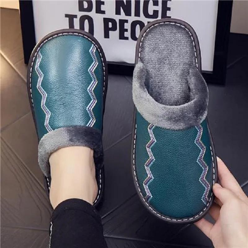 

2025 New Men's Anti-Odor Leather Fur Slippers Fluffy Indoor Non-Slip Dad Bedroom Slipper Faux Leather Comfortable Women's Shoes