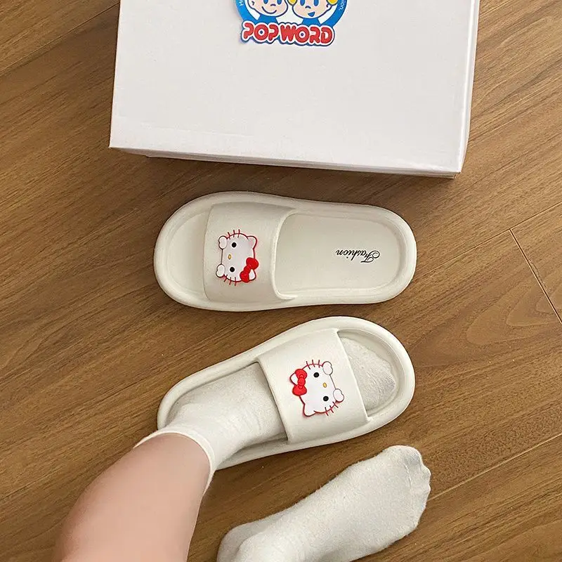 Pantofole da donna estive Cartoon Scarpe da bagno leggere antiscivolo Ragazze carine Scarpe da esterno con suola morbida Comode