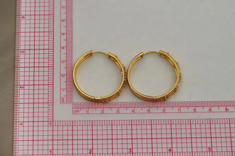 جديد وصول كامل كريستال قرط صغير زهري أزياء العلامة التجارية مجوهرات للنساء أنيقة زركونيا أقراط هندسية