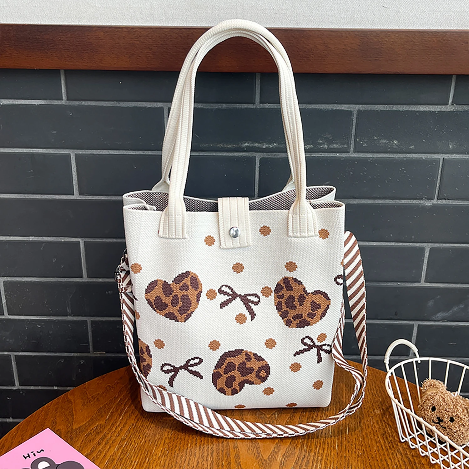 Romantic Love-Themed Knitted Shoulder Bag, High-Quality Eco-Friendly Gift Bag, Multifunctional Large-Capacity Tote Bag, Suitable for Gifting to Family, Friends, Classmates, Holiday Shopping, Fashionable Crossbody Bag, Daily Casual Outing, Carrying Essentials, Women's Handbag