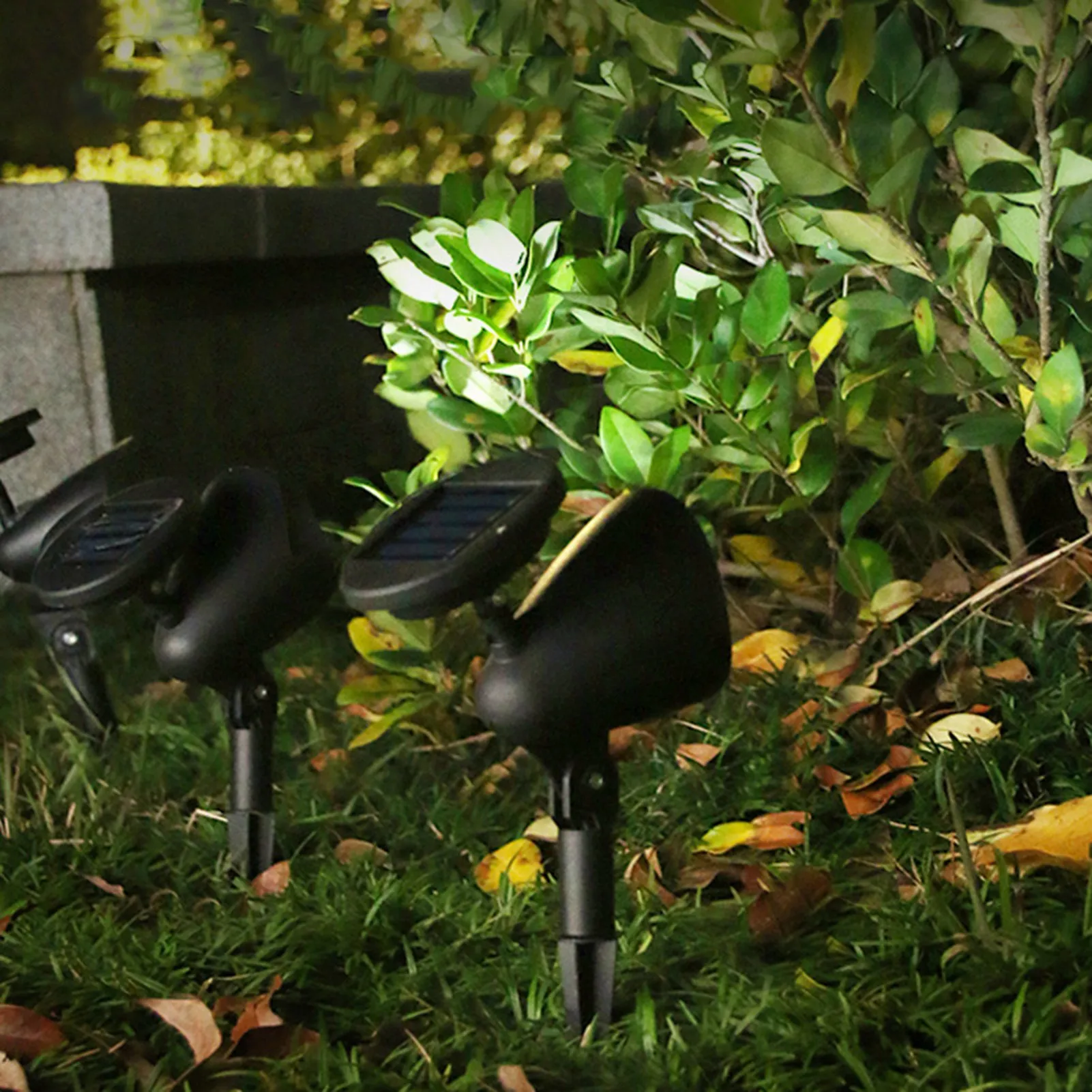 Refletor solar ao ar livre lâmpada LED lâmpada de jardim à prova d'água luz de gramado para paisagem branca