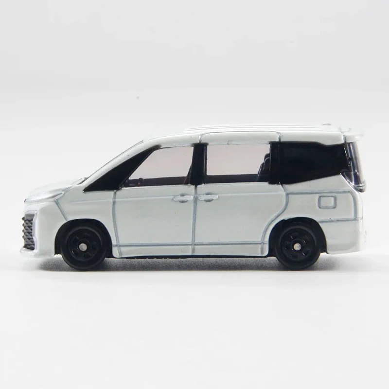 Takara Tomy-coche Tomica Toyota VOXY Business MPV para niños, modelo de coche de aleación fundido a presión, modelo de coche de primera liberación, muestra especial 1/65, juguetes para niños, regalo