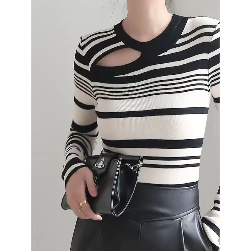 Spring Autumn Women\'s 2024 New Spliced Pullover O-Neck Hollow Out Striped Knitted Slim Minimalist Casual Long Sleeved Tops