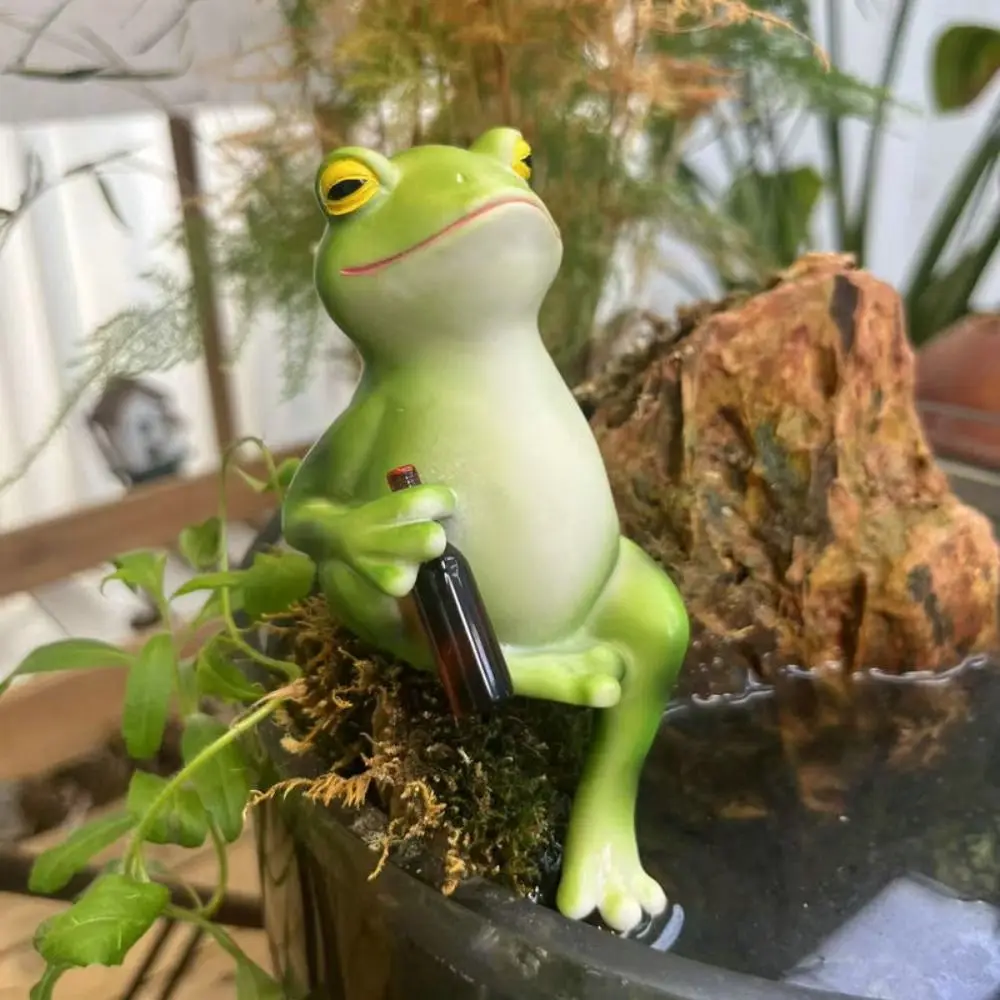 

Crafts Resin Frog Figurine Cute Realistic Frog Ornament Decor Cartoon Animal Miniatures Sculpture Fish Tank