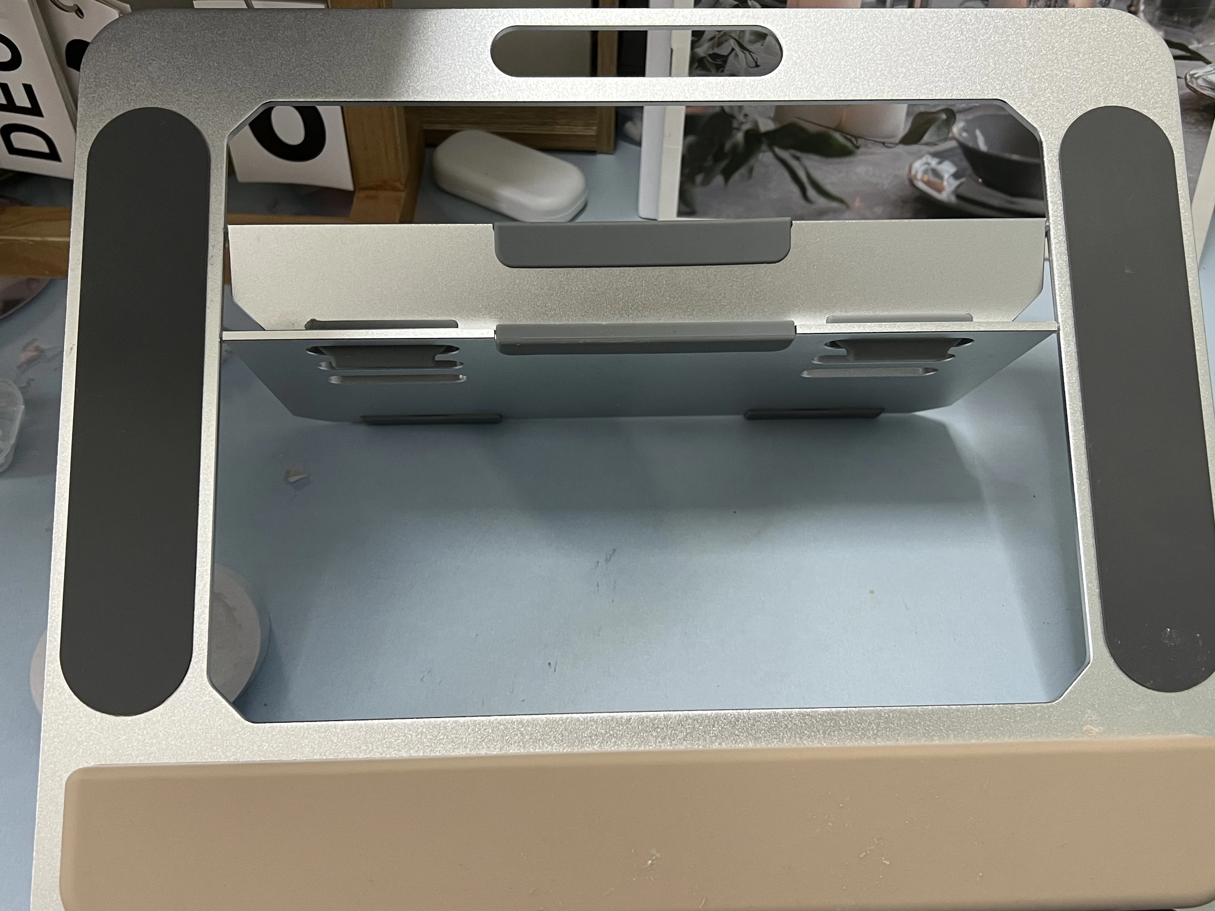 iPad Desktop Stand, Tablet Heat Dissipation Bracket, for Drawing, Writing & Sketching, Lazy Hand Rest, Magnetic Grip