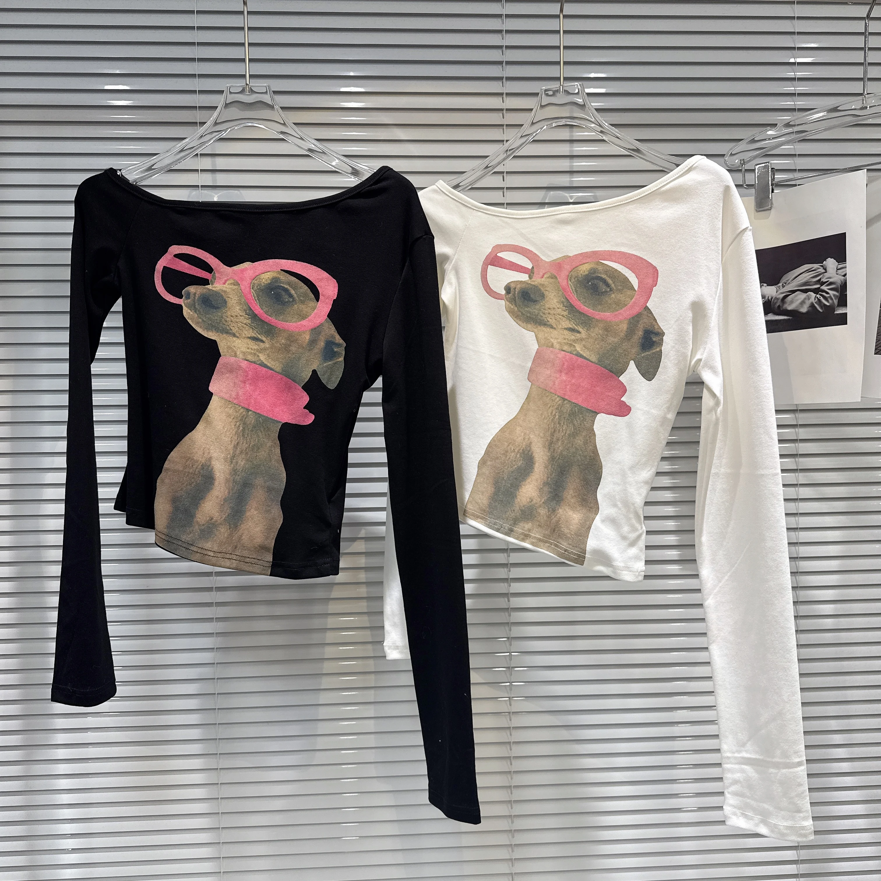 

2025 Autumn New Arrival: Street Y2K Spicy Girl Cartoon Dog Print One-Shoulder Long-Sleeve T-Shirt for Women