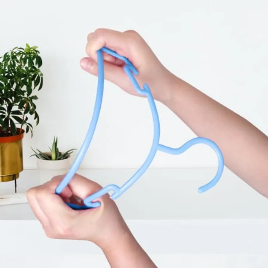 60 عبوة من الشماعات الصغيرة البلاستيكية الزرقاء لتخزين الخزانة: مثالية لتنظيم معاطف الأطفال والسترات والملابس مع تصميم متين