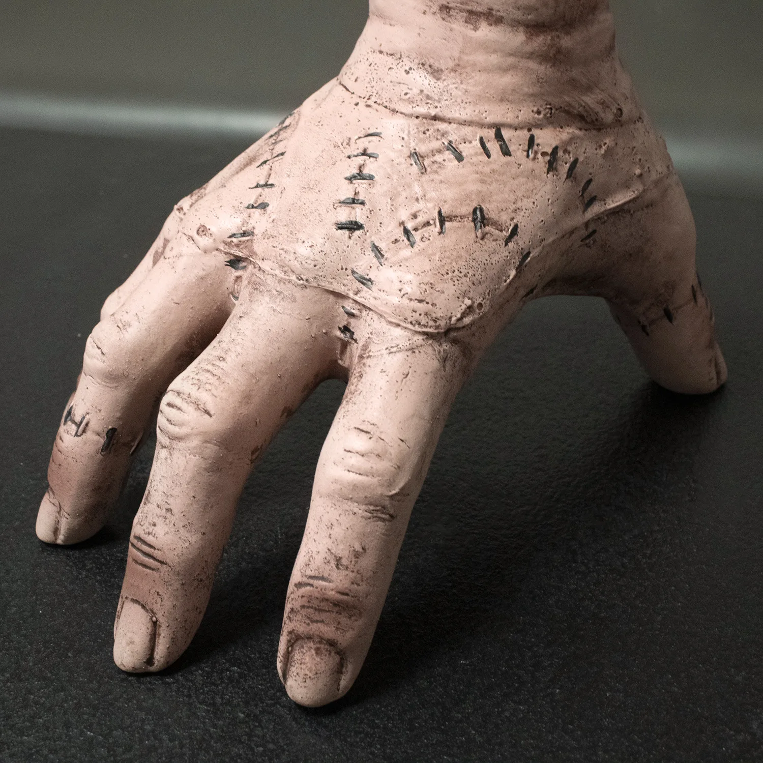 حار بيع الأربعاء هالوين ديكور اللاتكس قطع اليد مخيف نموذج واقعي في الأوراق المالية #3