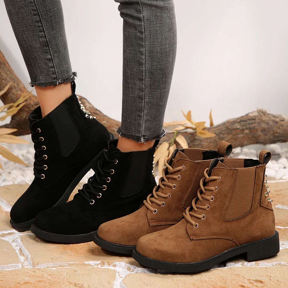 Large-sized foreign trade ankle boots for women, British-style suede round toe, 2025 winter new lace-up slim boots