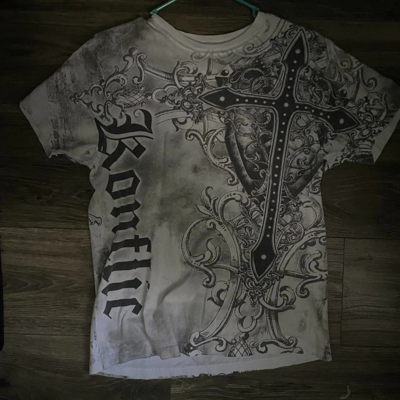 

Мужская футболка Grim Harvester с черепом и крестом и крыльями, готический принт Y2K, уличная одежда в стиле ретро Xtreme, серый зимний топ с короткими рукавами