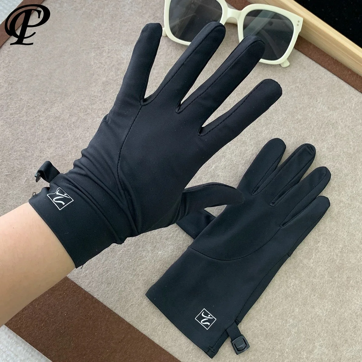 

Sun Protection Cycling Gloves Women Driving ebike Anti-ultraviolet Dew Finger Hollow Out Palm Breathable Camping Hiking Guants