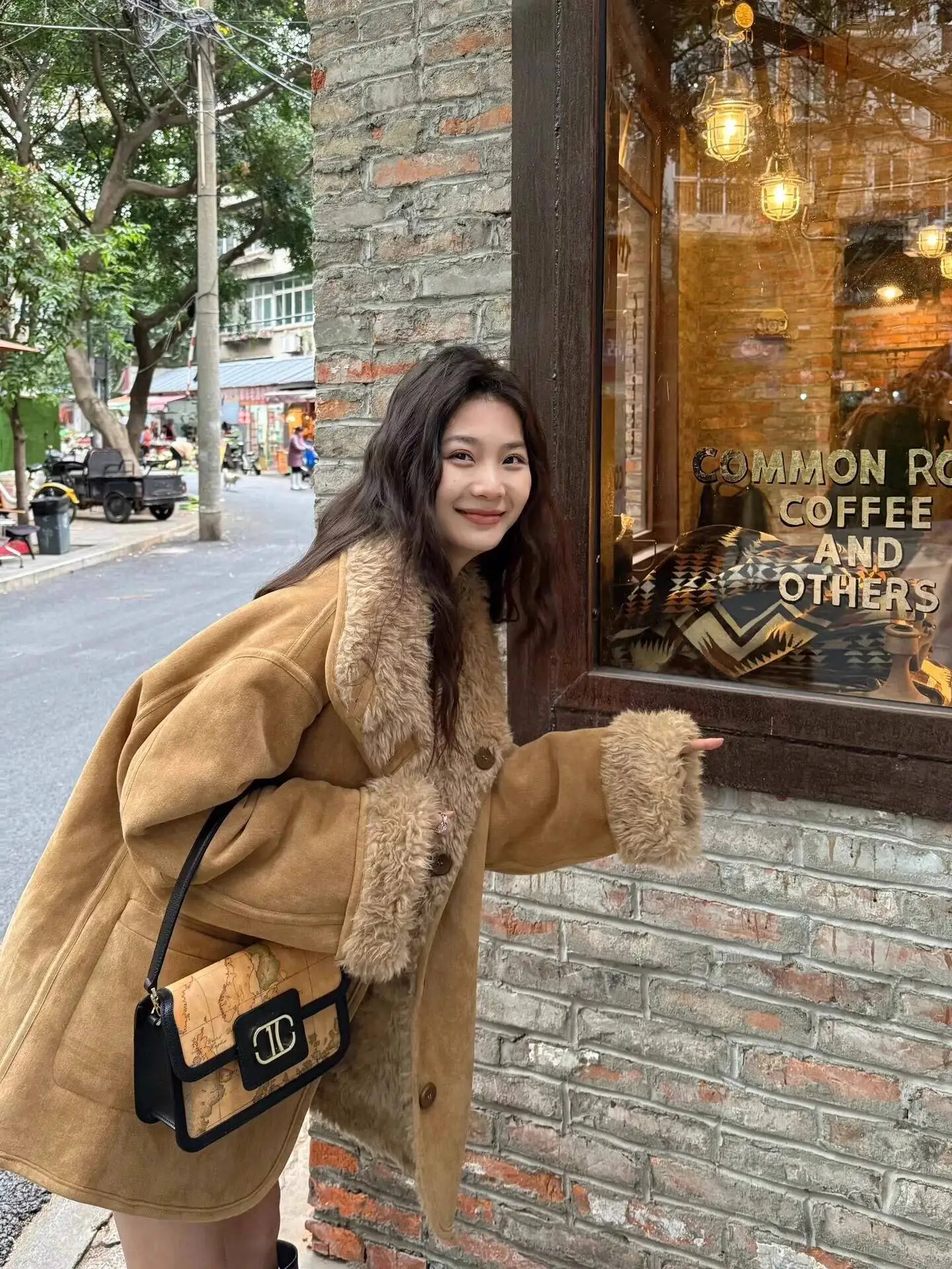 

Women Wool Blend Coat 2025 Winter Women's Reversible Faux Fur Coat Loose Biker Style Sherpa Lined Thick Jacket