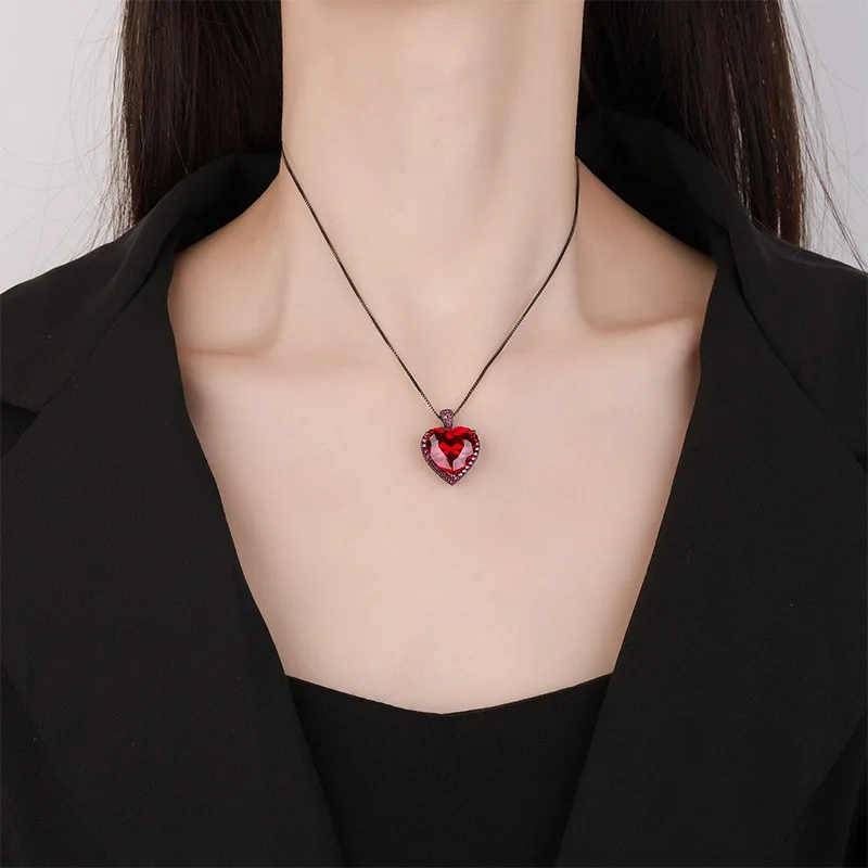 Gold-Plated Colored Red Corundum Blue Pointed Crystal Heart-Shaped Pendant for Women 15*15