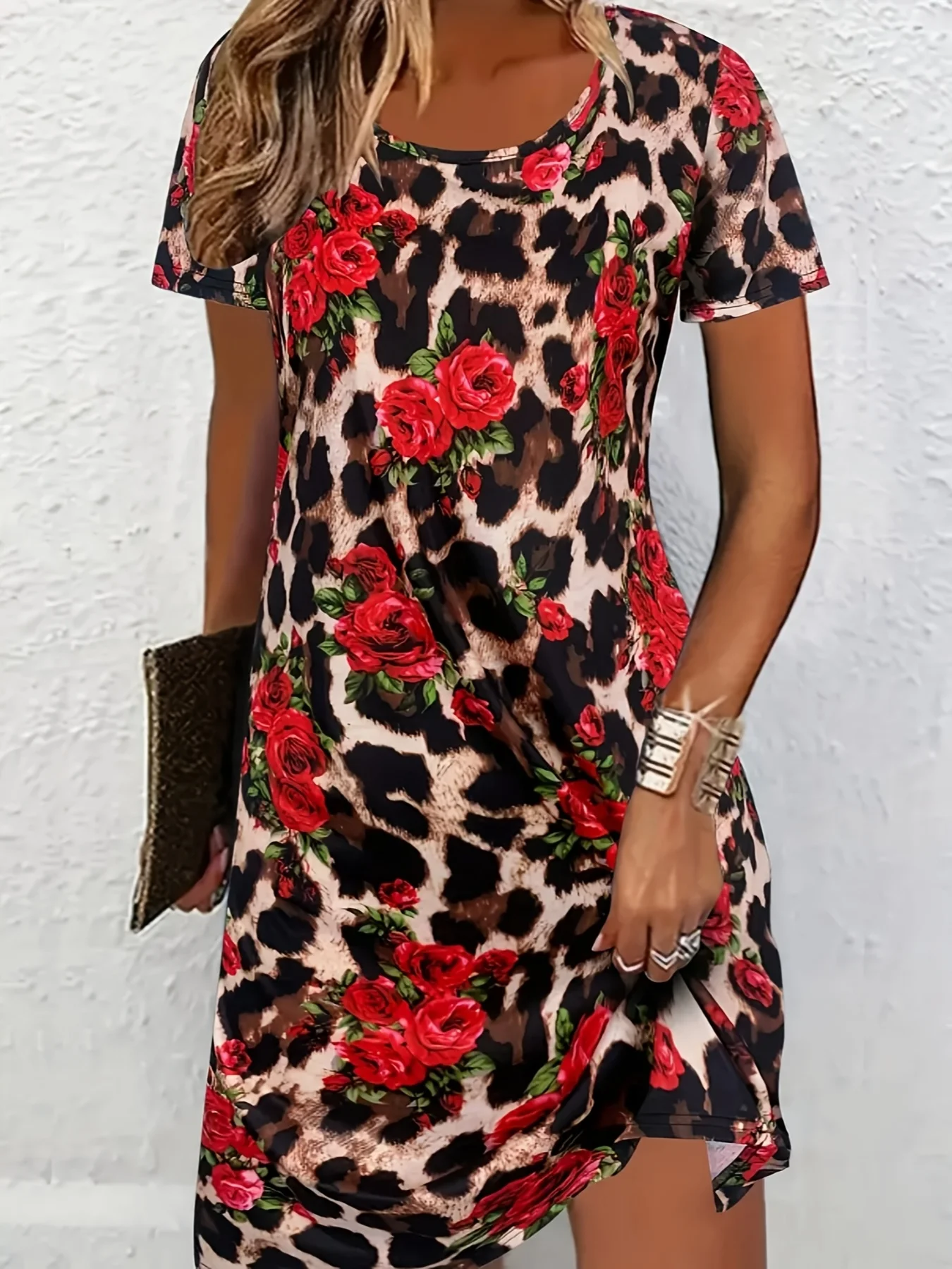 Damenkleid mit Blumen- und Leopardenmuster, rotes Blumenmuster auf Schwarz, knielanges Party-Alltagsoutfit, Urlaubskleid im Bohemian-Stil