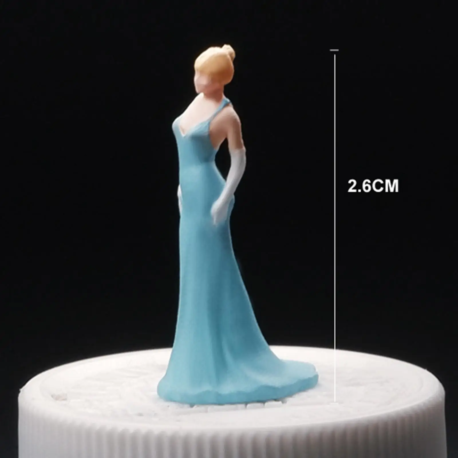 1:64 Woman wearing Evening Dress Model People Figure Layout Painted Figures for