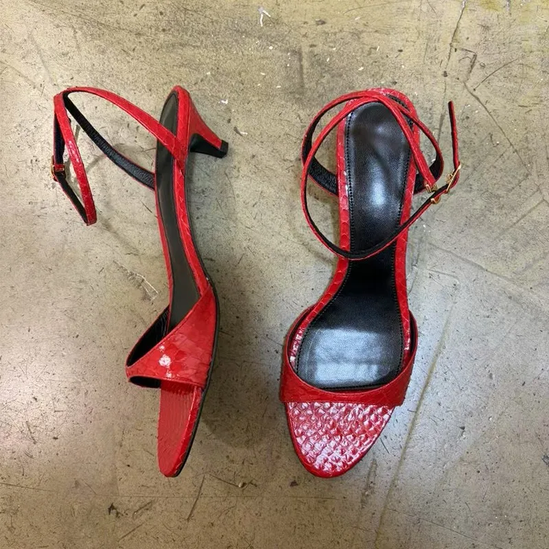 Weiche Leder-Sandalen mit Einzel-Schnalle und Offener Spitze für Damen, Vielseitige Stiletto-Schuhe mit Spitzer Zehenpartie und Niedrigem Absatz