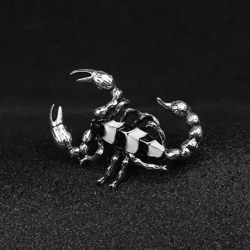 Fashion New Gold Silver Plated Enamel Scorpion Brooch Personality Temperament Corsage Lapel Pin Male Clothing Accessories Gifts