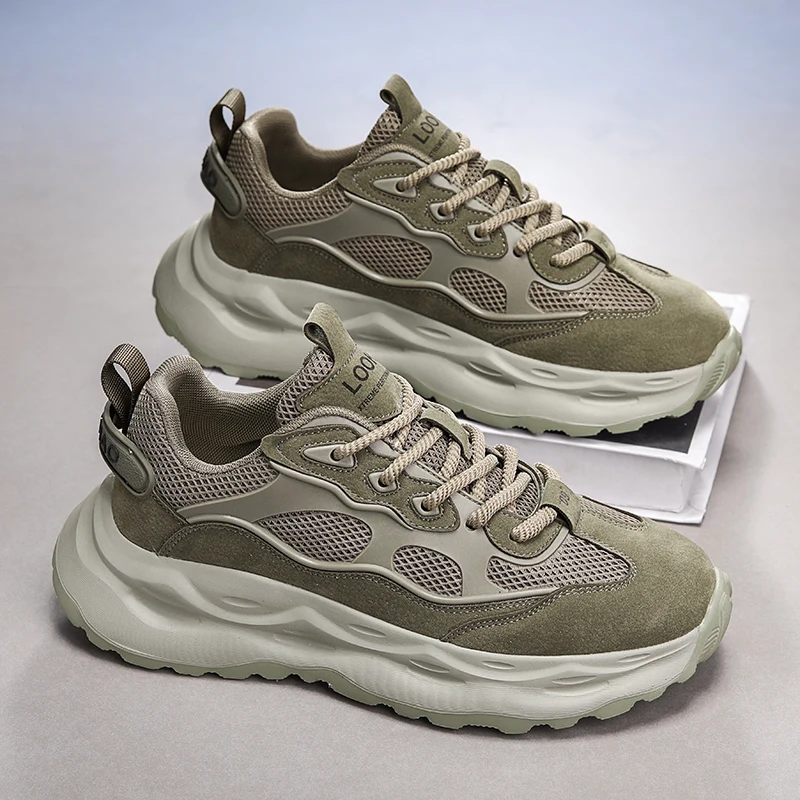 European station's best-selling sports shoes, men's wear-resistant and anti-slip running shoes, and daily versatile casual shoes