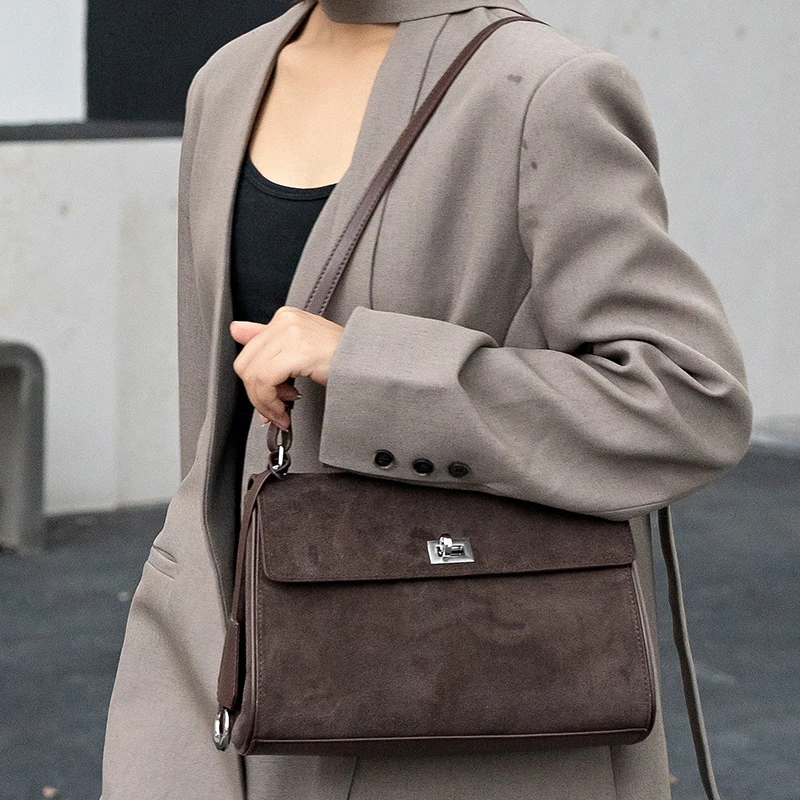 2025 가을 겨울 여성용 스웨이드 탑 그레인 가죽 크로스바디 핸드백 명품 디자이너 숄더백 빈티지 메신저백