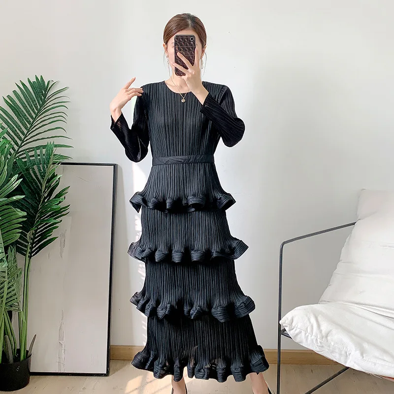 

Pleats 2024 Pleated Senior Sense Of Dress Autumn New Niche Design Sense Loose Plus Size Fashion Temperament Ageing Cake Skirt