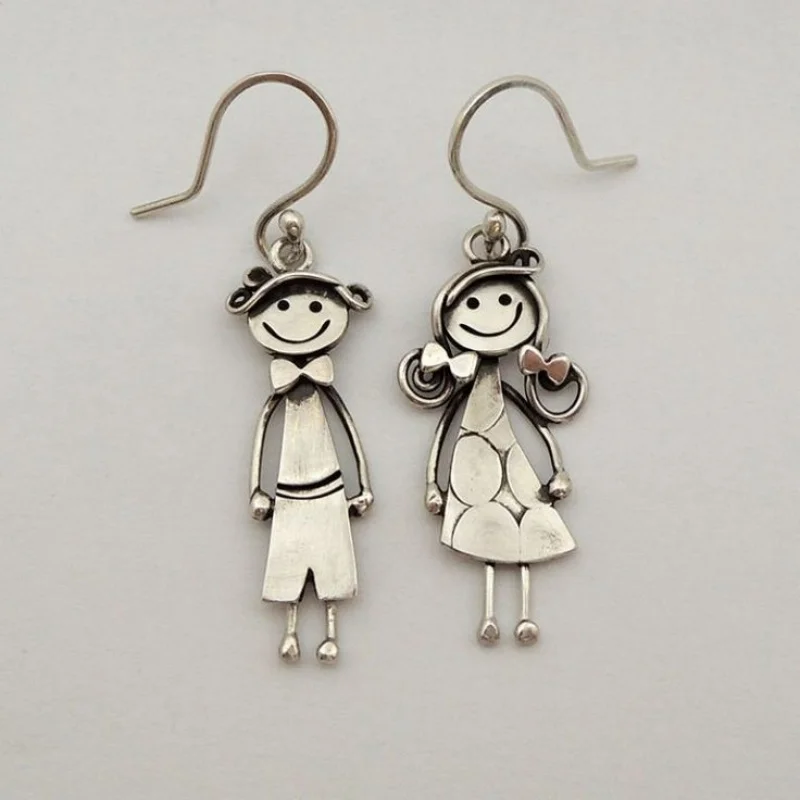 New Creative Retro Simple Couple Character Metal Pendant Earrings Suitable for Women's Daily Accessories