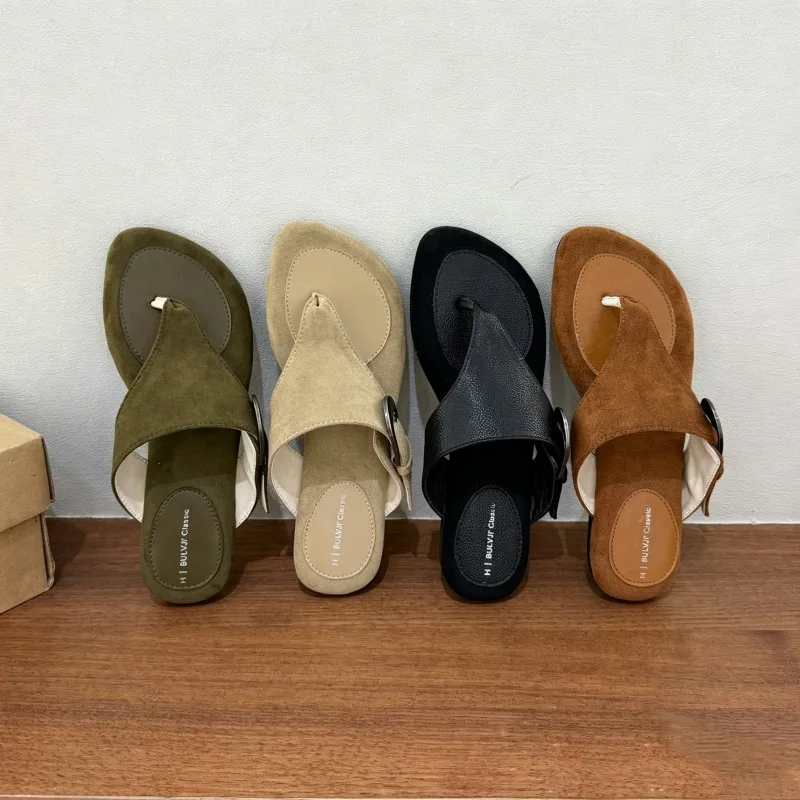 Women's 2026 New Solid Color Retro Temperament Simple Flip-flops Summer New Fashion Buckle Decorative Casual Flat Slippers