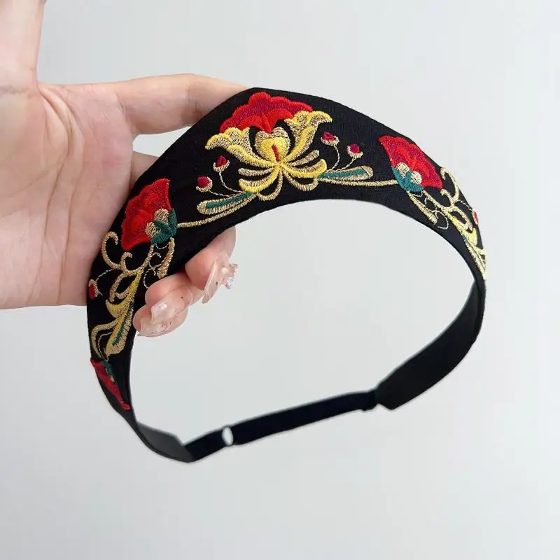 Vintage-Stil, russische Ethno-Blumenstickerei, spitz zulaufendes Haarband für Damen, breites, modisches Haaraccessoire. – Detail 9