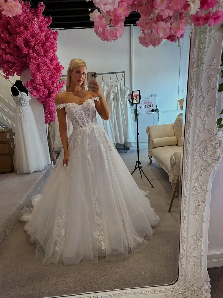 Customized A Line Wedding Dresses Off Shoulder Court Train Appliques Tulle Bridal Gowns Formal Occasion Corset Back